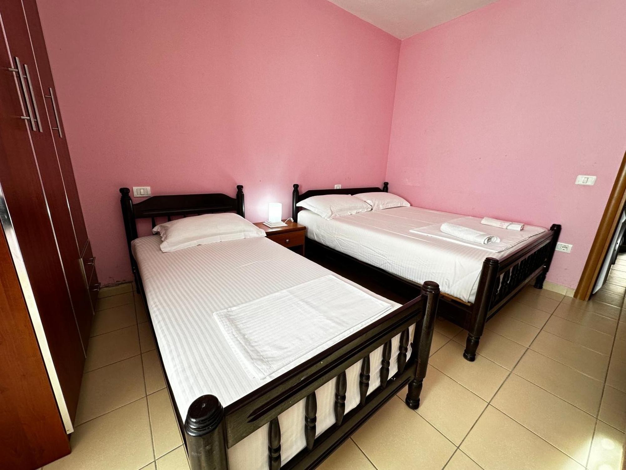 Romance Holiday Garden Inn Драч Екстериор снимка