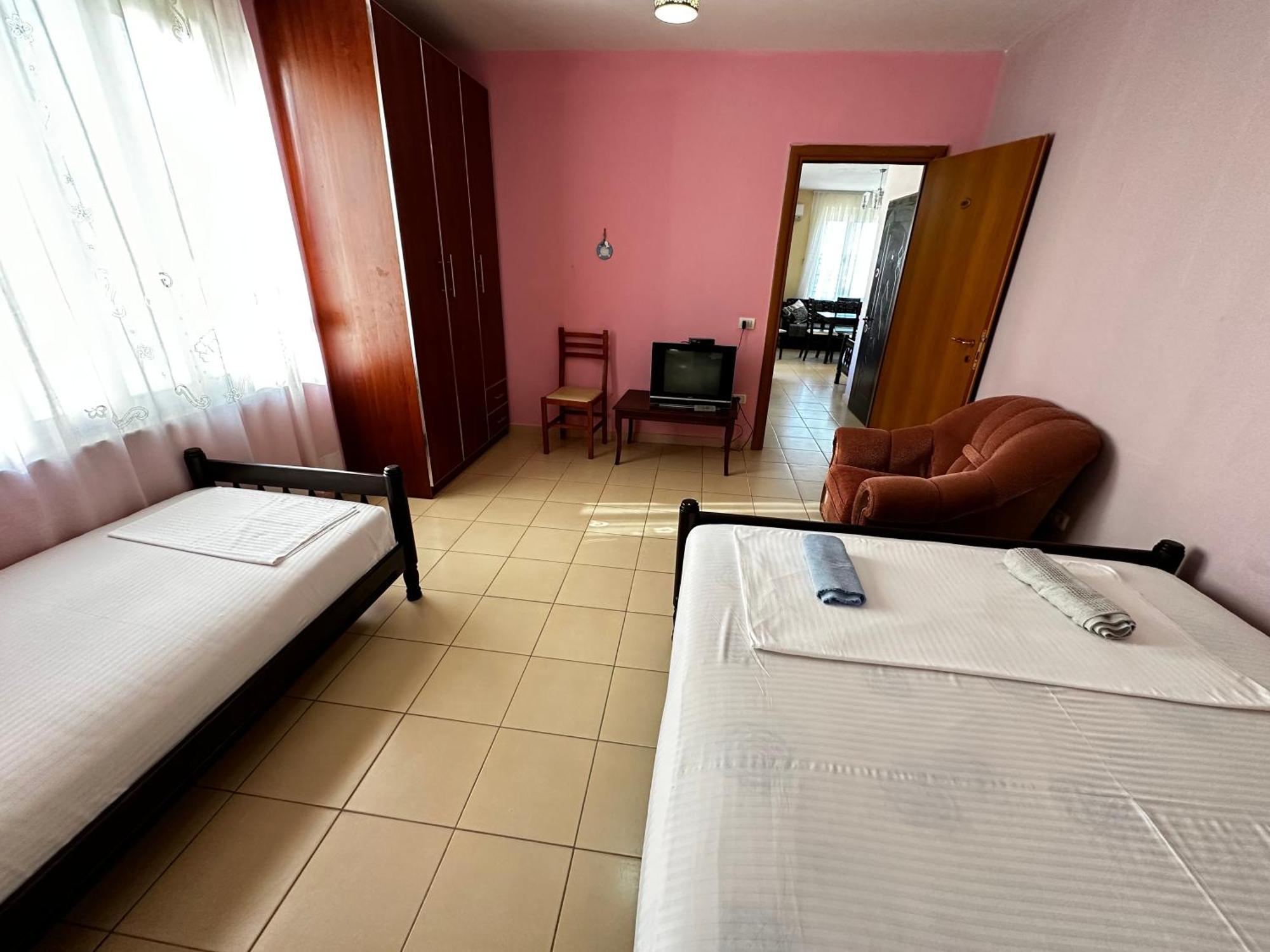 Romance Holiday Garden Inn Драч Екстериор снимка