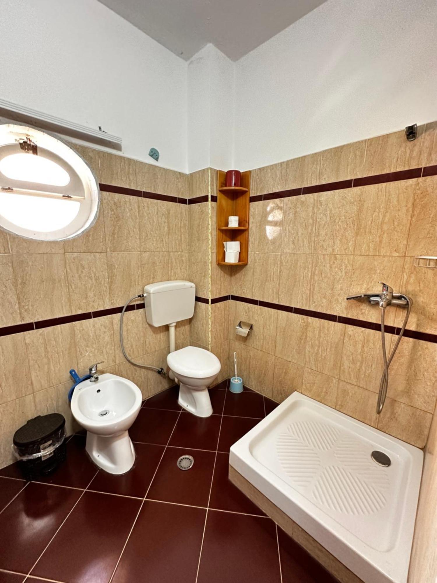 Romance Holiday Garden Inn Драч Екстериор снимка