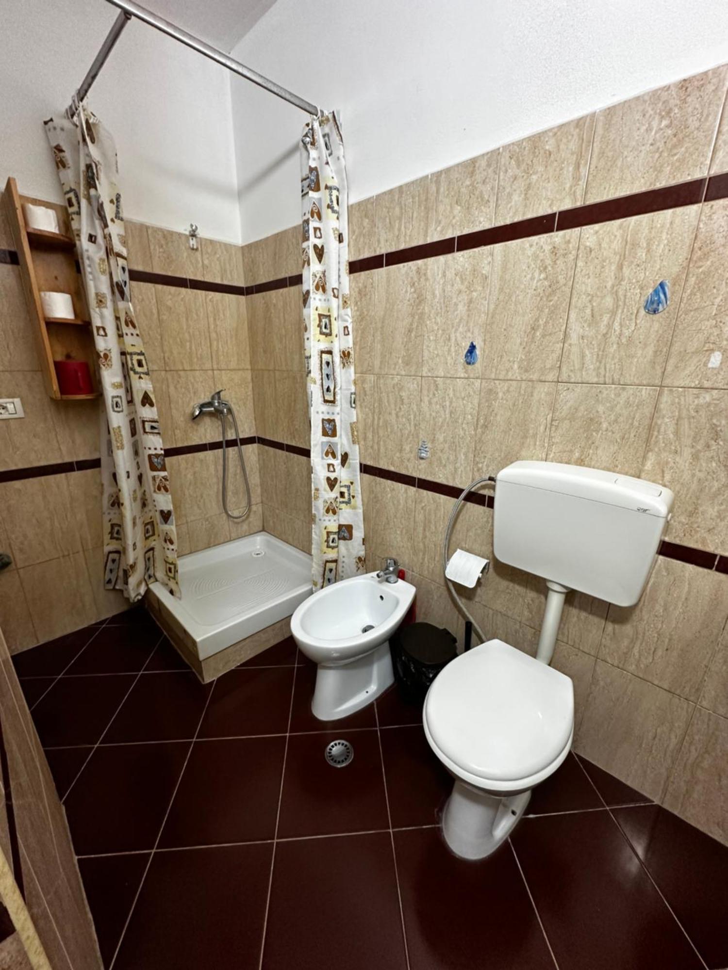 Romance Holiday Garden Inn Драч Екстериор снимка