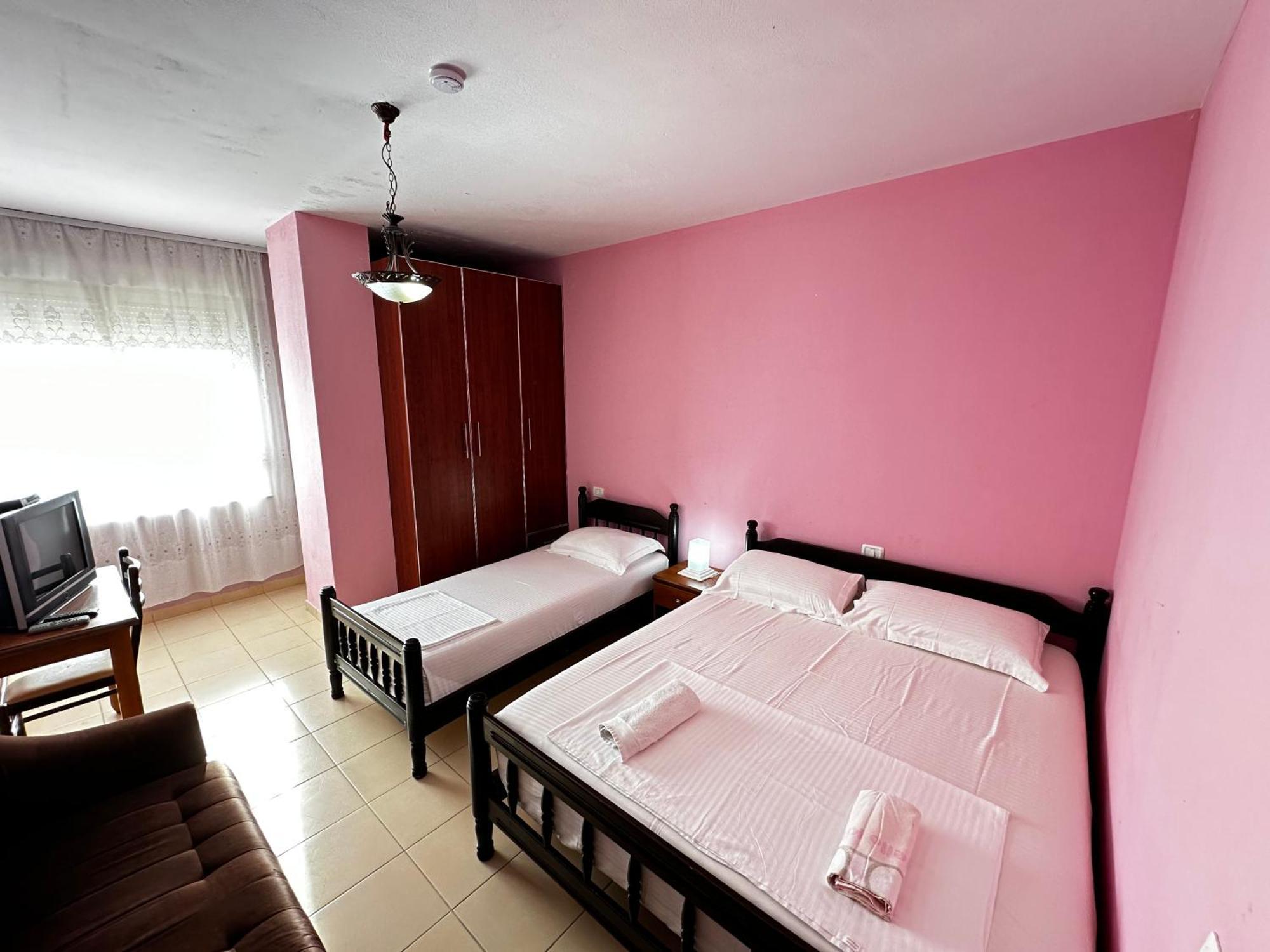 Romance Holiday Garden Inn Драч Екстериор снимка