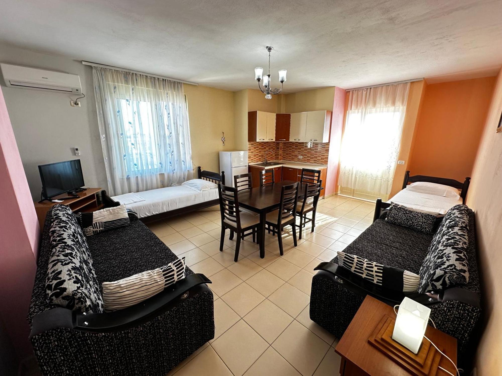 Romance Holiday Garden Inn Драч Екстериор снимка
