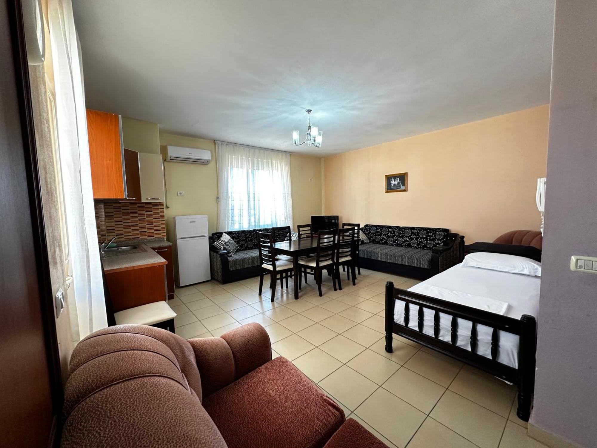 Romance Holiday Garden Inn Драч Екстериор снимка