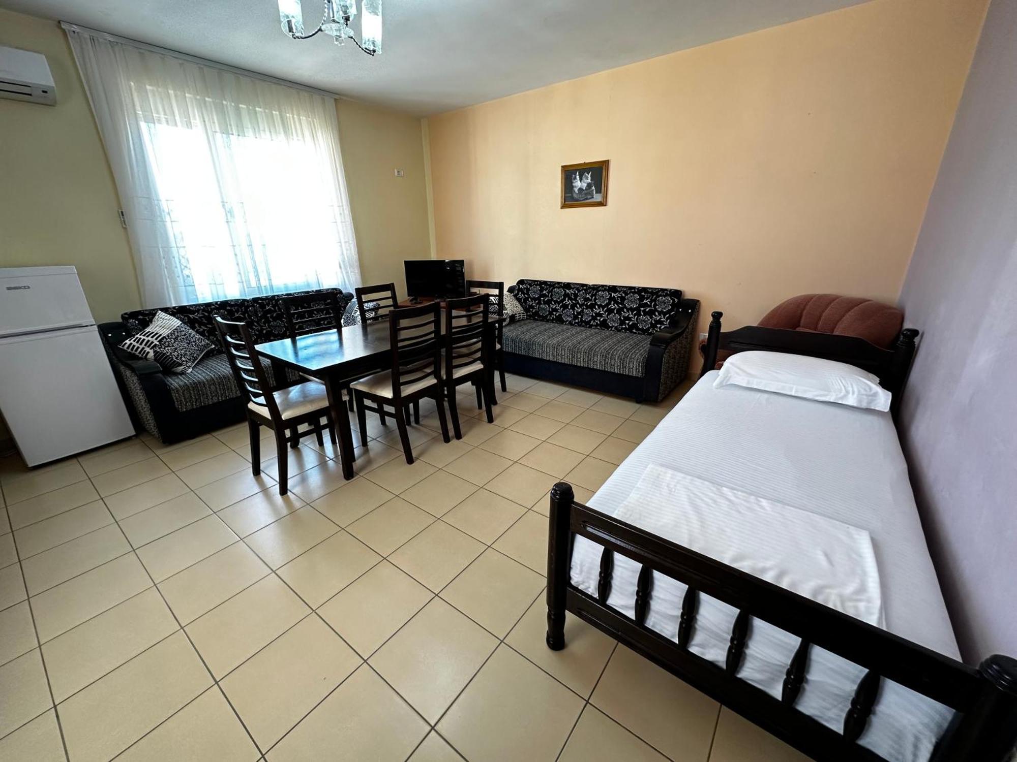Romance Holiday Garden Inn Драч Екстериор снимка